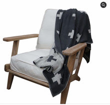Load image into Gallery viewer, Cotton Cross Throw Black &amp; Natural