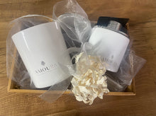Load image into Gallery viewer, Amoura Gift Set - French Pear &amp; Jasmine Blossom