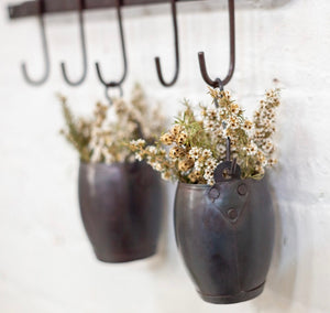 Iron hanging bar with 5 removable hooks
