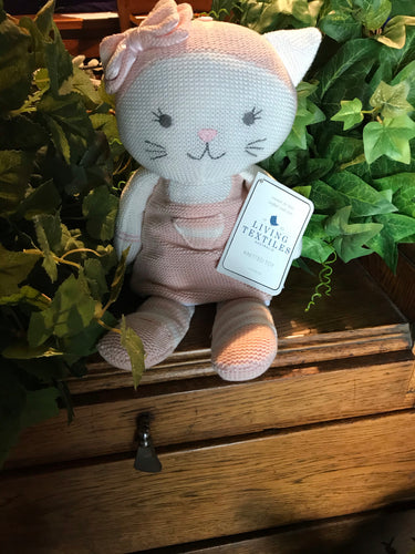 Daisy the Cat - Living Textiles