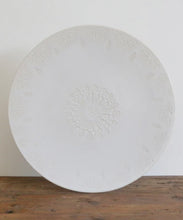 Load image into Gallery viewer, Frette Cake Stand
