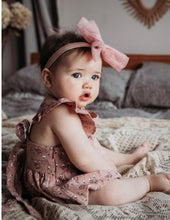 Load image into Gallery viewer, Karolina Linen Playsuit In Cotton Puff Print - Dusty Pink