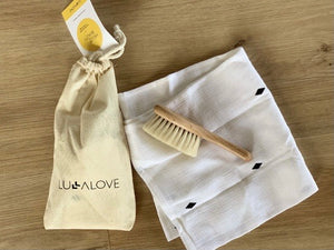 Lullalove: Hairbrush Set with Goat's Bristle Brush and Washcloth - Diamond Pattern