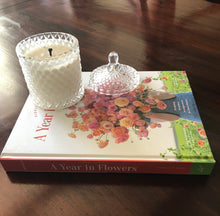Load image into Gallery viewer, Floret Farms A Year In Flowers- Hardback